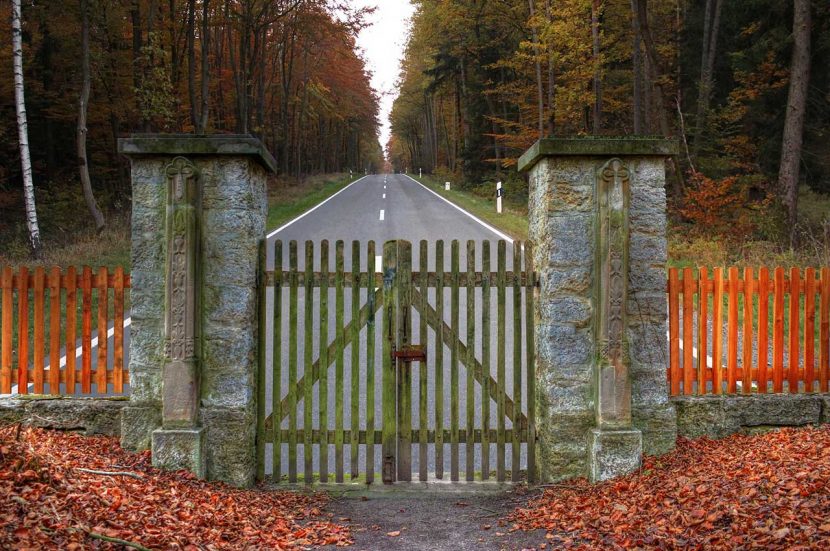 Fences - Gates - Walls - Permitted Development - TownPlanning.info